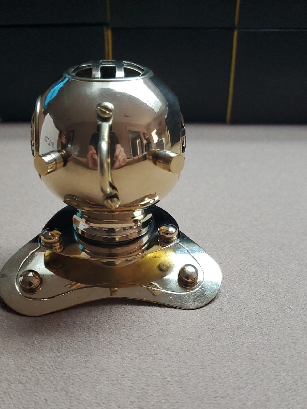 Invicta Gold Diver Helmet Clock - Picture 5 of 5